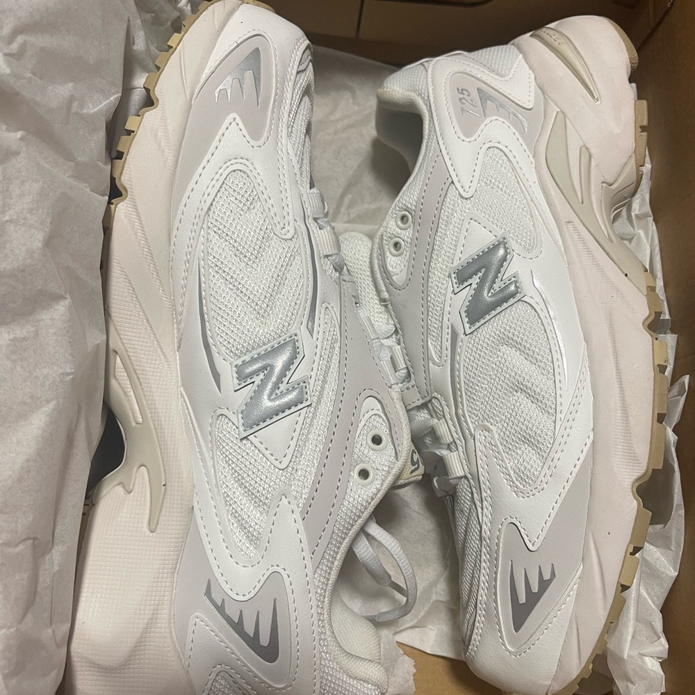 New Balance White and Gray Men's Shoes